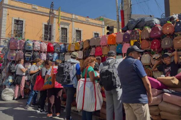 The rainbow of bags and backpacks
(February 2023)